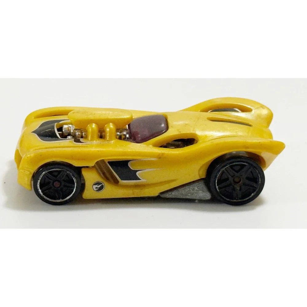 Hot Wheels 16 Angels Toy Car Kids 1:64 Yellow Diecast Futuristic Race Car 2003
